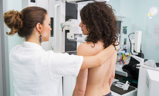 Mamografia: exame é essencial para a saúde da mulher