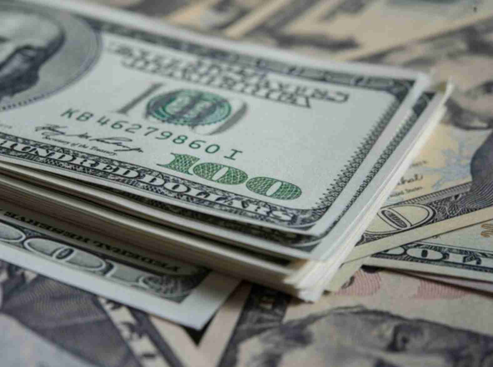Dólar bate R$5,21 e atinge o maior valor desde abril