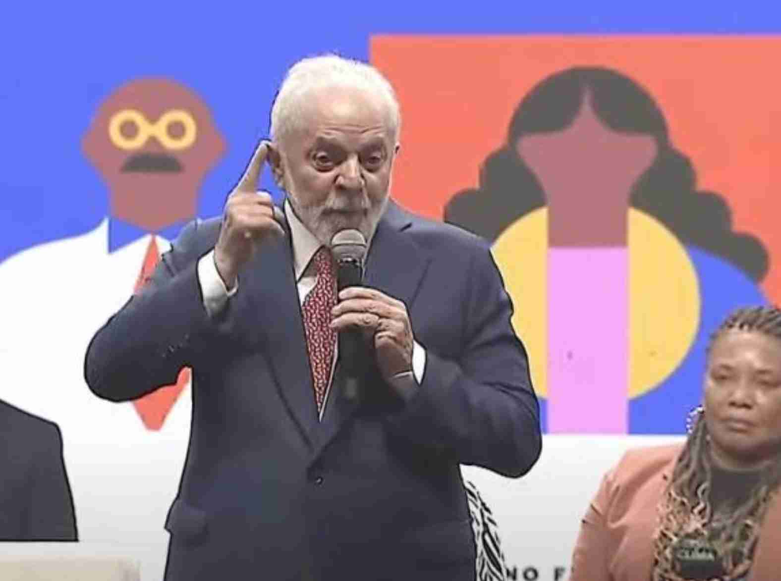 Lula comemora indicação de 'ministro comunista' para o STF durante conferência da juventude