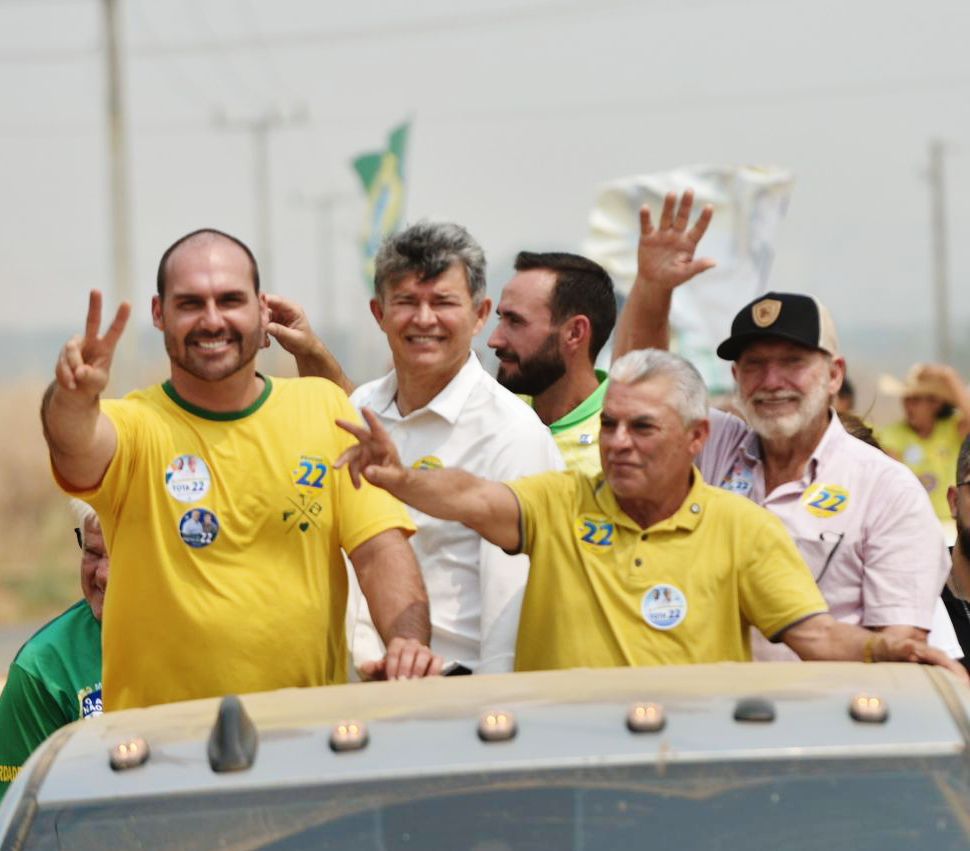 Eduardo Bolsonaro visita Feliz Natal e declara apoio à candidatura de Tota e Felipe Faganello