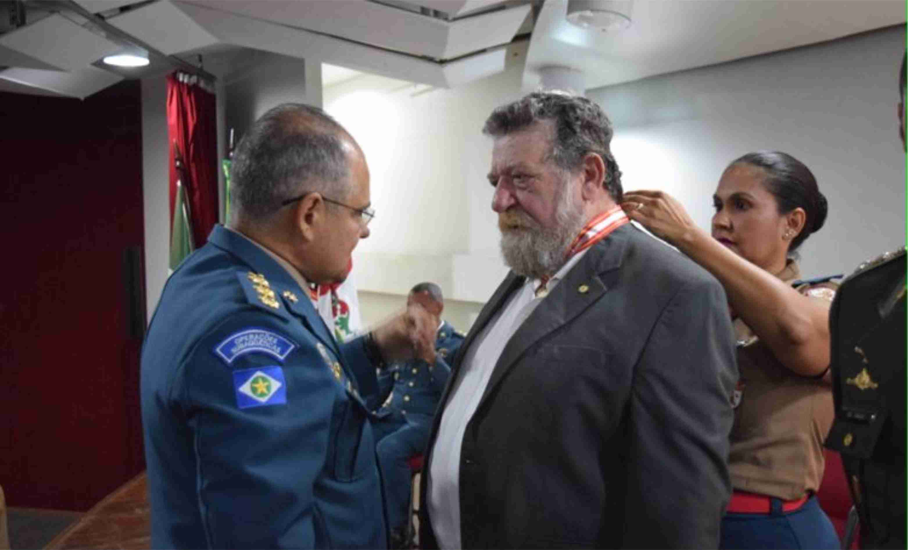 Deputado Nelson Barbudo é Homenageado e Recebe Medalha em Evento de Comemoração aos 60 Anos do Corpo de Bombeiros Militar de Mato Grosso