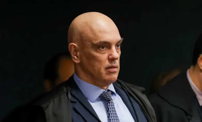 Moraes barra pedido da defesa e impede Luiz Fux de participar do julgamento de Filipe Martins
