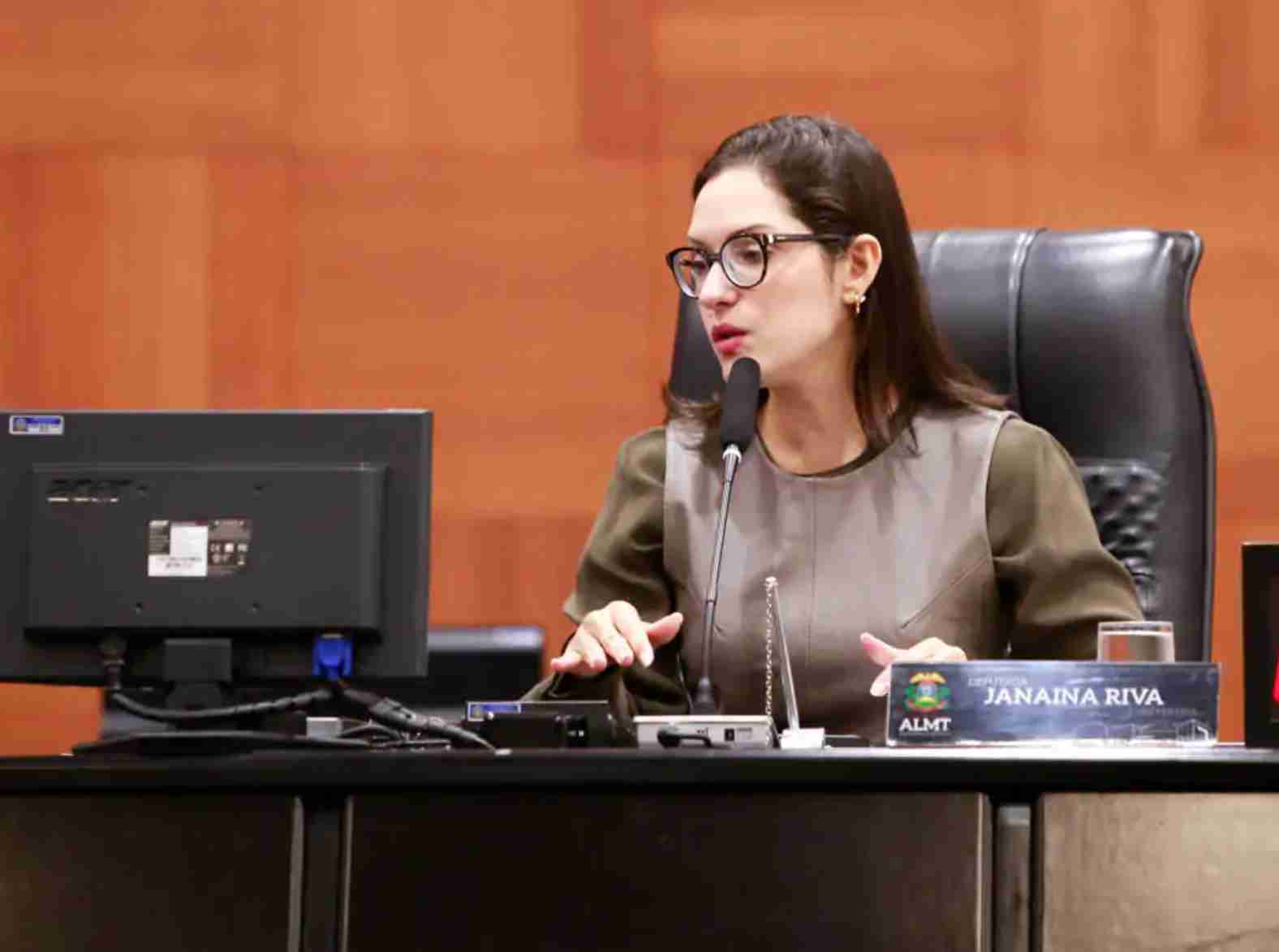 Janaina Riva defende debate nacional sobre o combate ao feminicídio