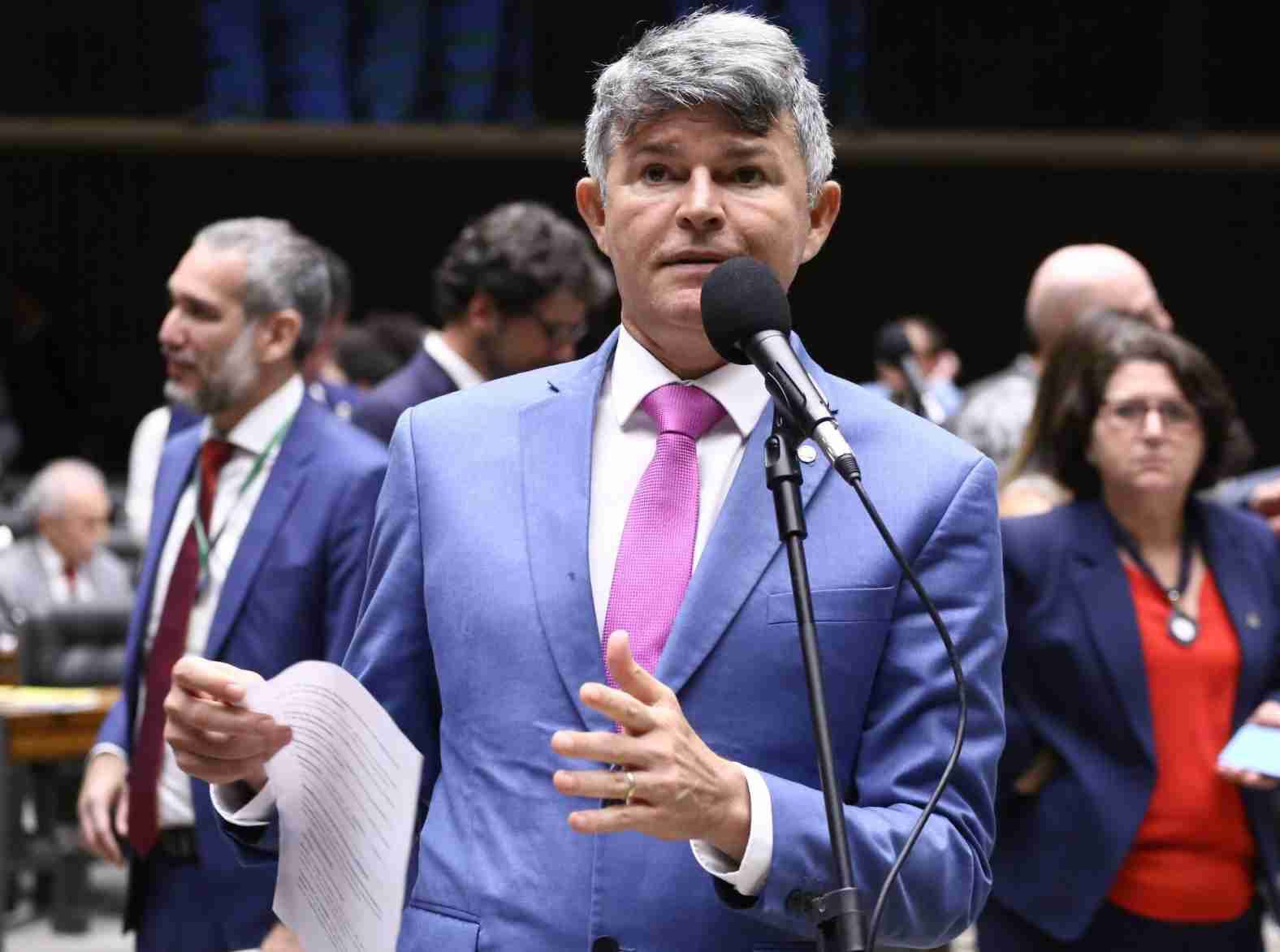 QUEIMA DE ARQUIVO: Medeiros cobra esclarecimentos sobre mortes ligadas ao Banco Master e rombo no INSS