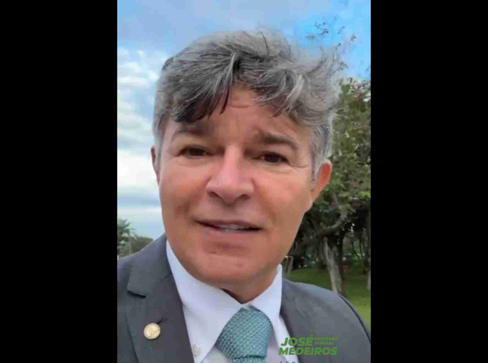 Medeiros entrega relatório da CPI do INSS ao STF e denuncia tentativa de encerramento das investigações