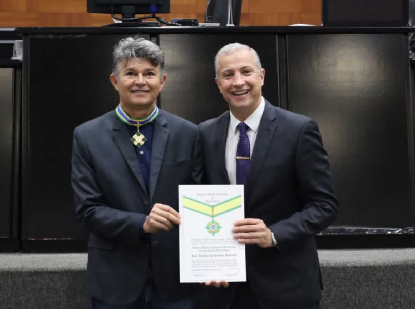 Medeiros valoriza homenagem e destaca iniciativa de Faissal Calil em reconhecimento na ALMT