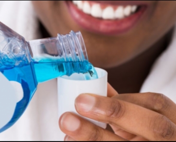Saúde Oral: Enxaguante bucal promete destruir até 83% da placa bacteriana