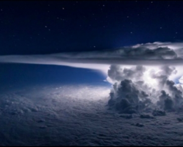 Veja 10 fotografias do céu registradas dentro da cabine de um avião: é de tirar o fôlego