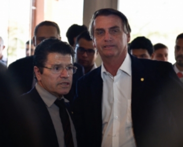 Galli minimiza 'Ele não', desacredita pesquisas e aposta em Bolsonaro eleito no 1º turno
