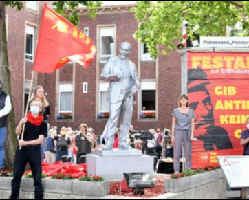 Estátua do comunista russo Lenin é erguida na Alemanha