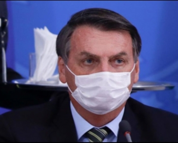 Bolsonaro sanciona texto que repassa R$ 16 bi a estados e municípios
