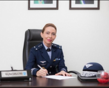 Pela 1ª vez, mulher é promovida ao posto de oficial-general da FAB