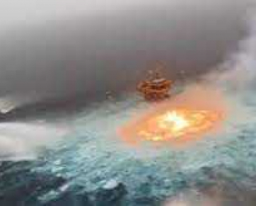 VÍDEO: Vazamento de oleoduto causa incêndio no mar do Golfo do México