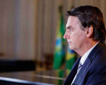 Bolsonaro deve cumprir isolamento após contato com Queiroga