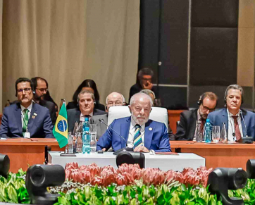 Lula afirma que negocia uso de moeda chinesa no comércio entre Brasil e Argentina