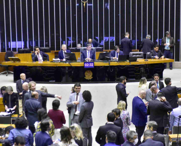 Oposição questiona compra do novo 'Palácio Voador' de Lula