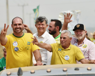 Eduardo Bolsonaro visita Feliz Natal e declara apoio à candidatura de Tota e Felipe Faganello