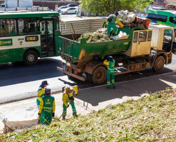 Prefeitura de Cuiabá faz grande operação de limpeza e iluminação no Morro da Luz
